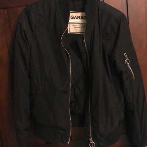 Garage black Bomber ! - Picture 2 of 3